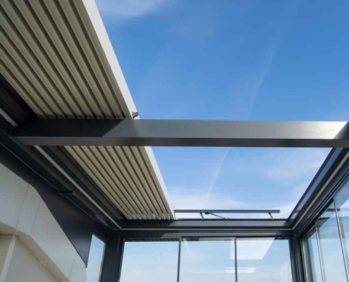 cerramiento abatible pérgola