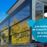 Las guillotinas de cristal protegen de la lluvia y el viento