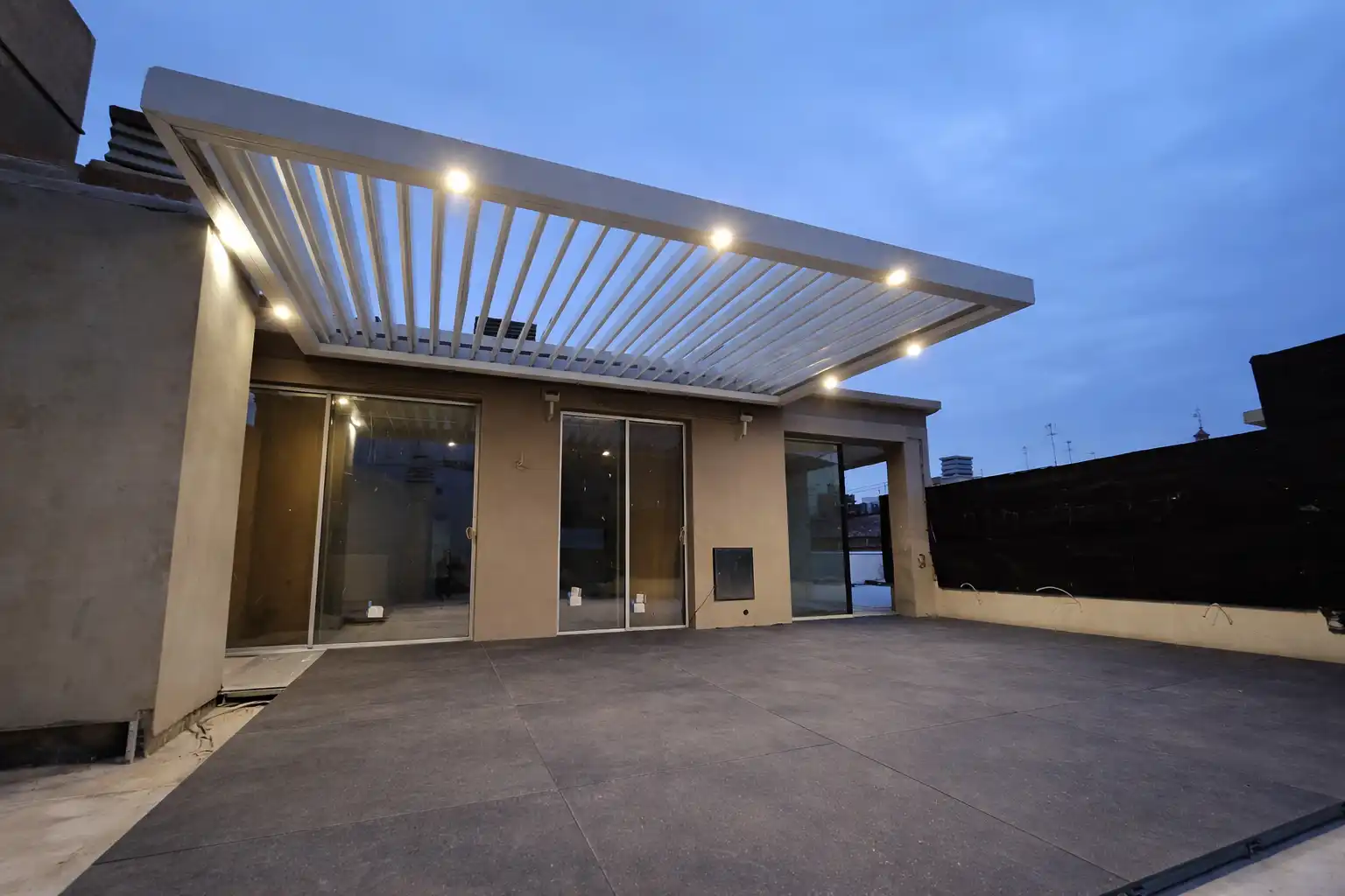 pergola bioclimatica sin pilares