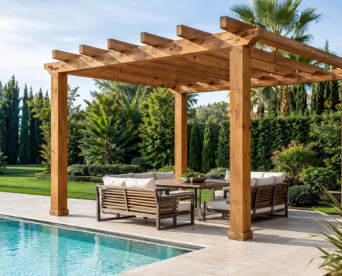 Pérgola de madera independiente junto a una piscina Pérgola de madera independiente junto a una piscina