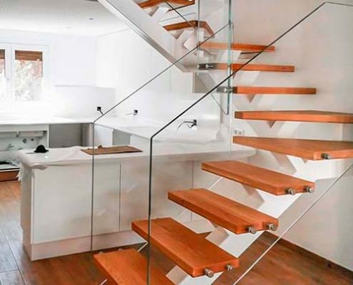 barandillas de cristal en escaleras